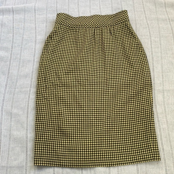 Escada vintage checked yellow and black pencil skirt. - Picture 3 of 13